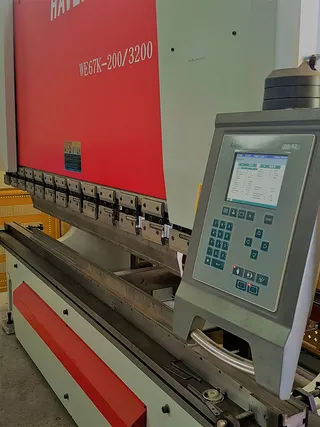 Sheet metal folding at Hyperweld